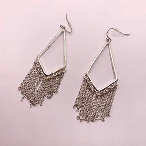 Fantasy jewelry, dangling silver earrings, Pantallas